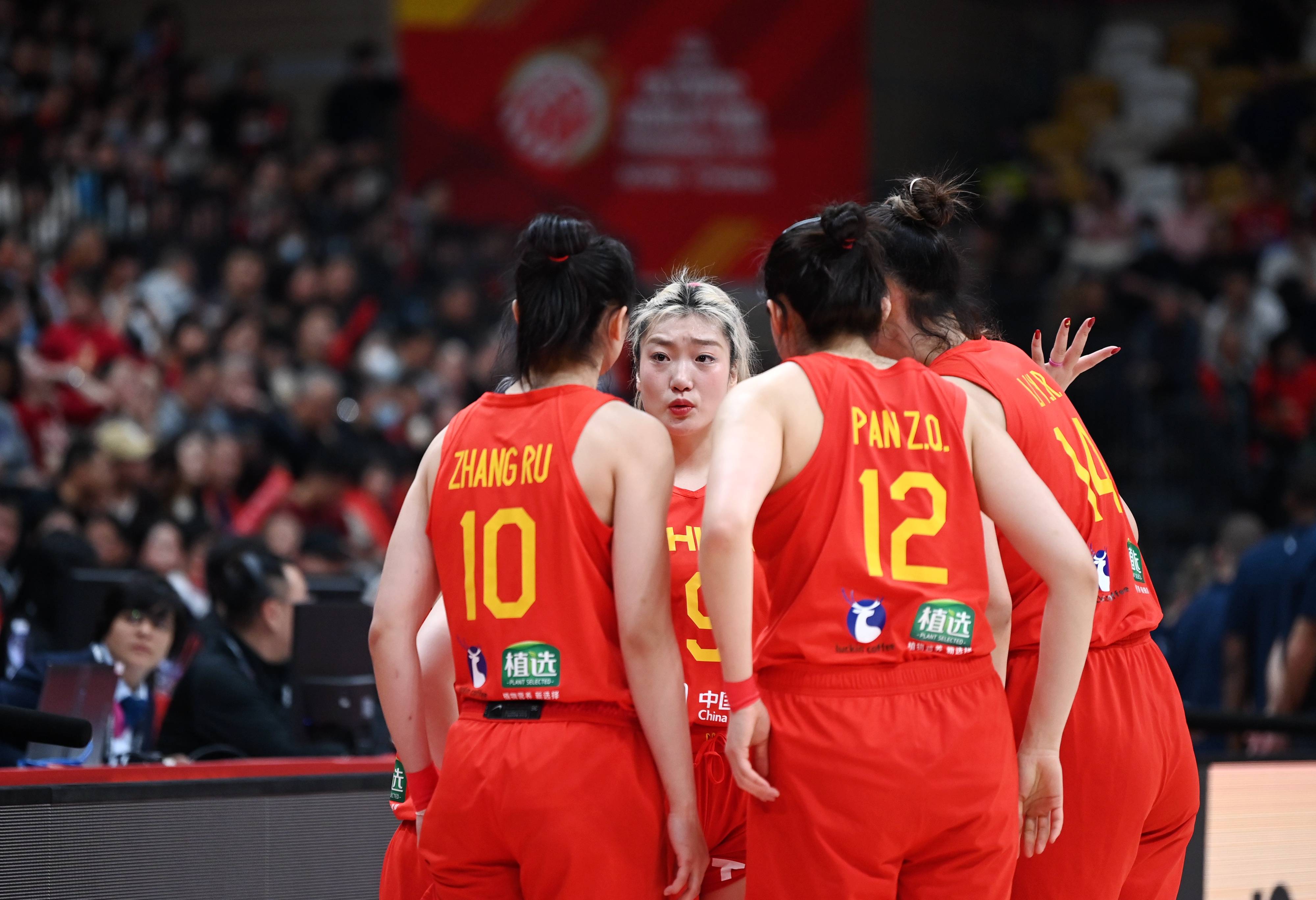 澳大利亚女篮高分击败对手，夺得冠军