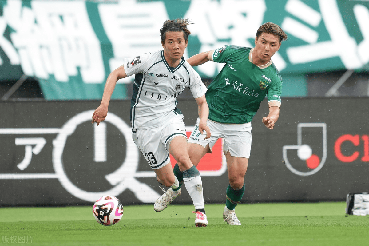 关于足坛风暴再起，焦点战即将开打的信息