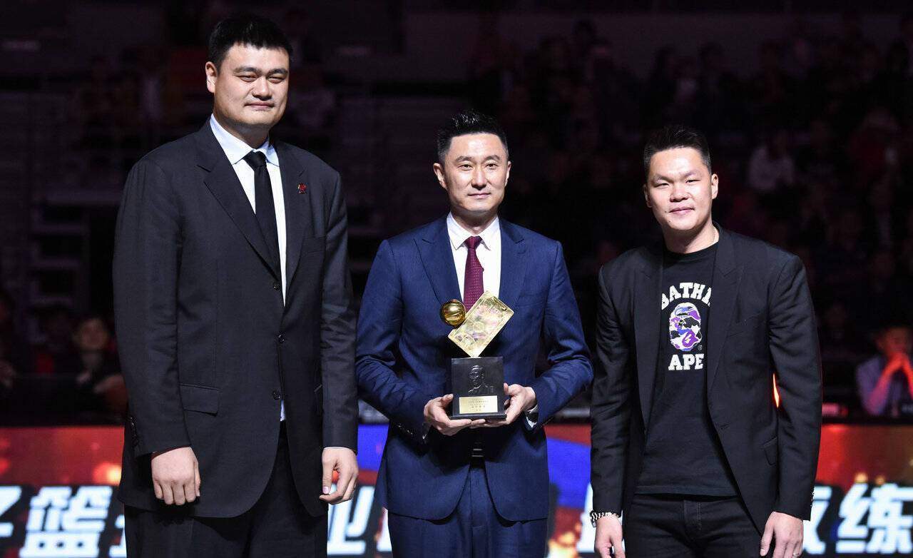 九游体育-包含CBA球迷受赞助商青睐与名人互动的词条