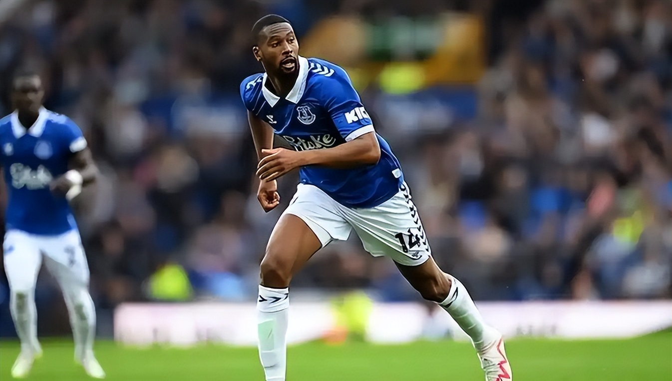 九游体育入口-埃弗顿主场不敌强敌,遭遇困境