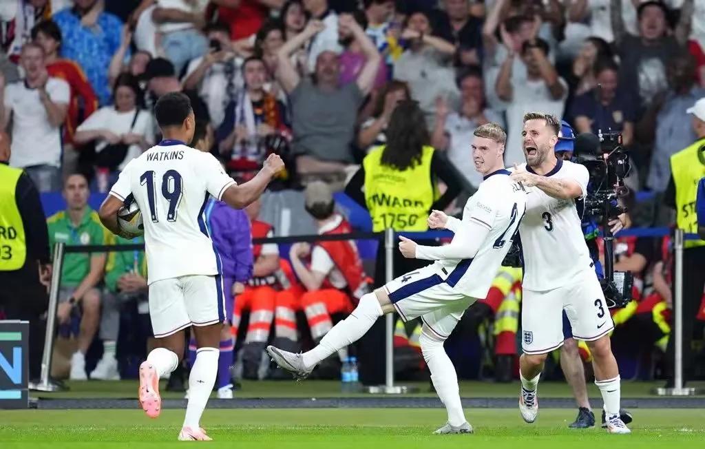 紧张对决!两支劲旅展开激烈较量的简单介绍 紧张对决!两支劲旅展开激烈较量的简单介绍