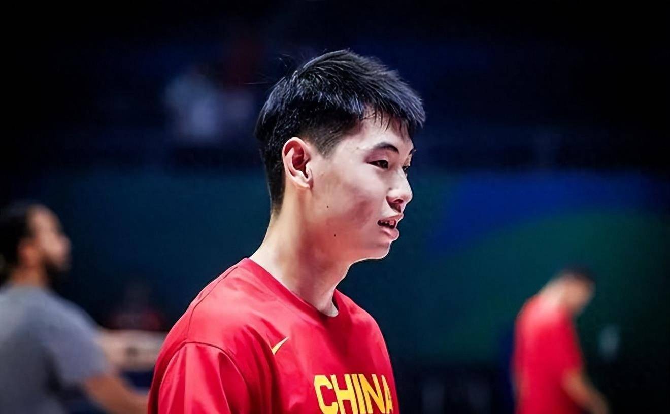 澳门男篮球员突出表现,成为全场焦点 澳门男篮球员突出表现,成为全场焦点